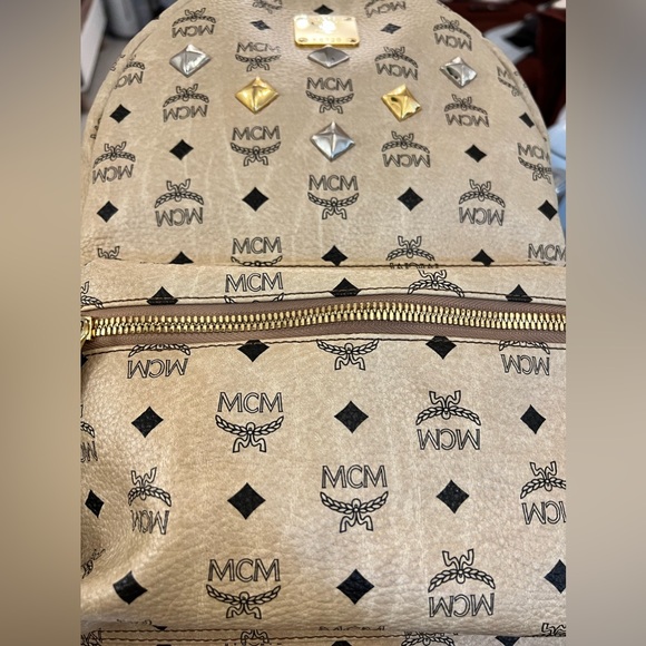 MCM Medium Studded Stark backpack - Picture 15 of 16